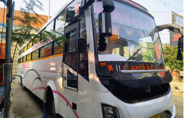 Somnath Travels Luxury Bus 1